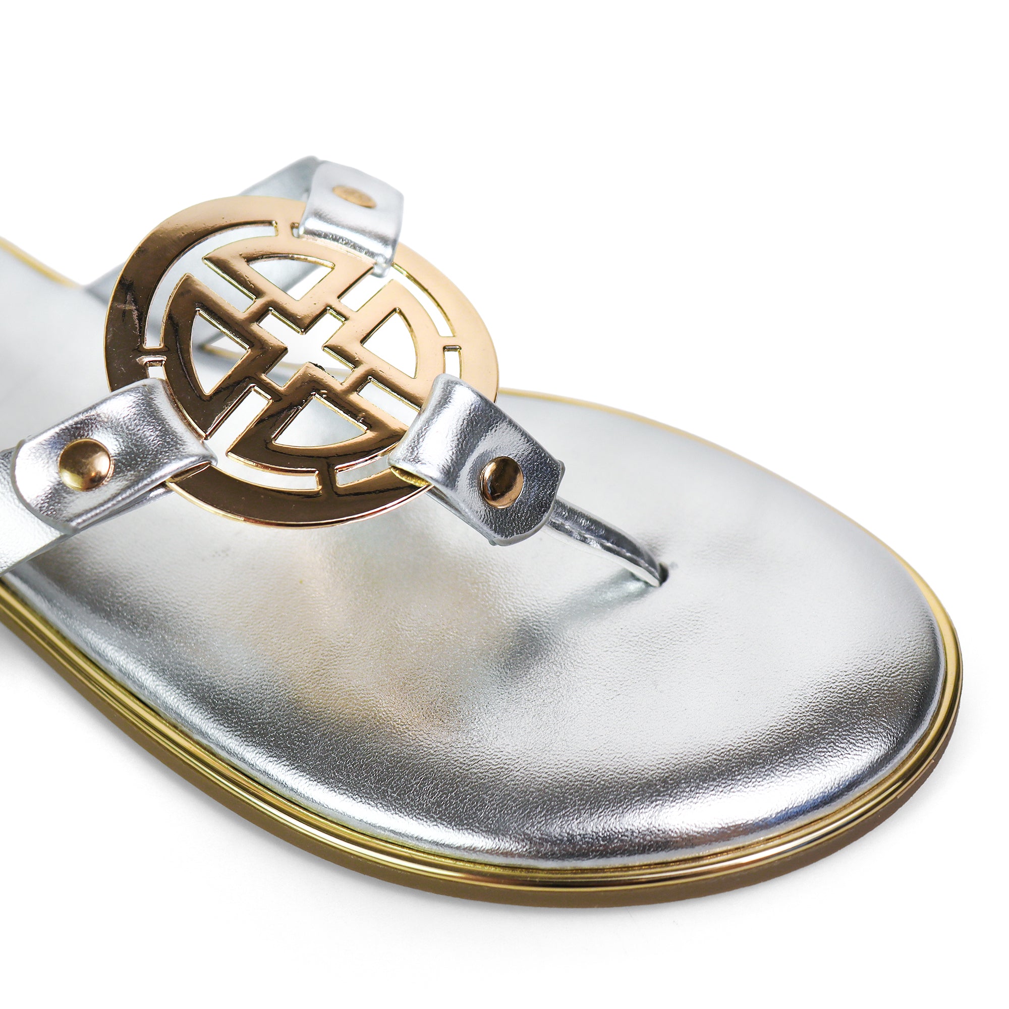 AMRIT-1 METALLIC GEOMEtRIC PENDANT THOUNG SLIDE SANDALS SILVER