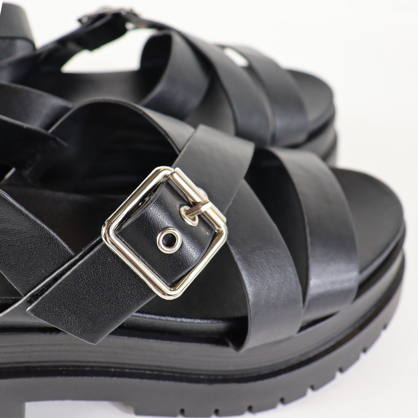 ARCHIE-1 CHUNCKY CROSS STRAP ANKLE BUCKLE SANDAL BLACK