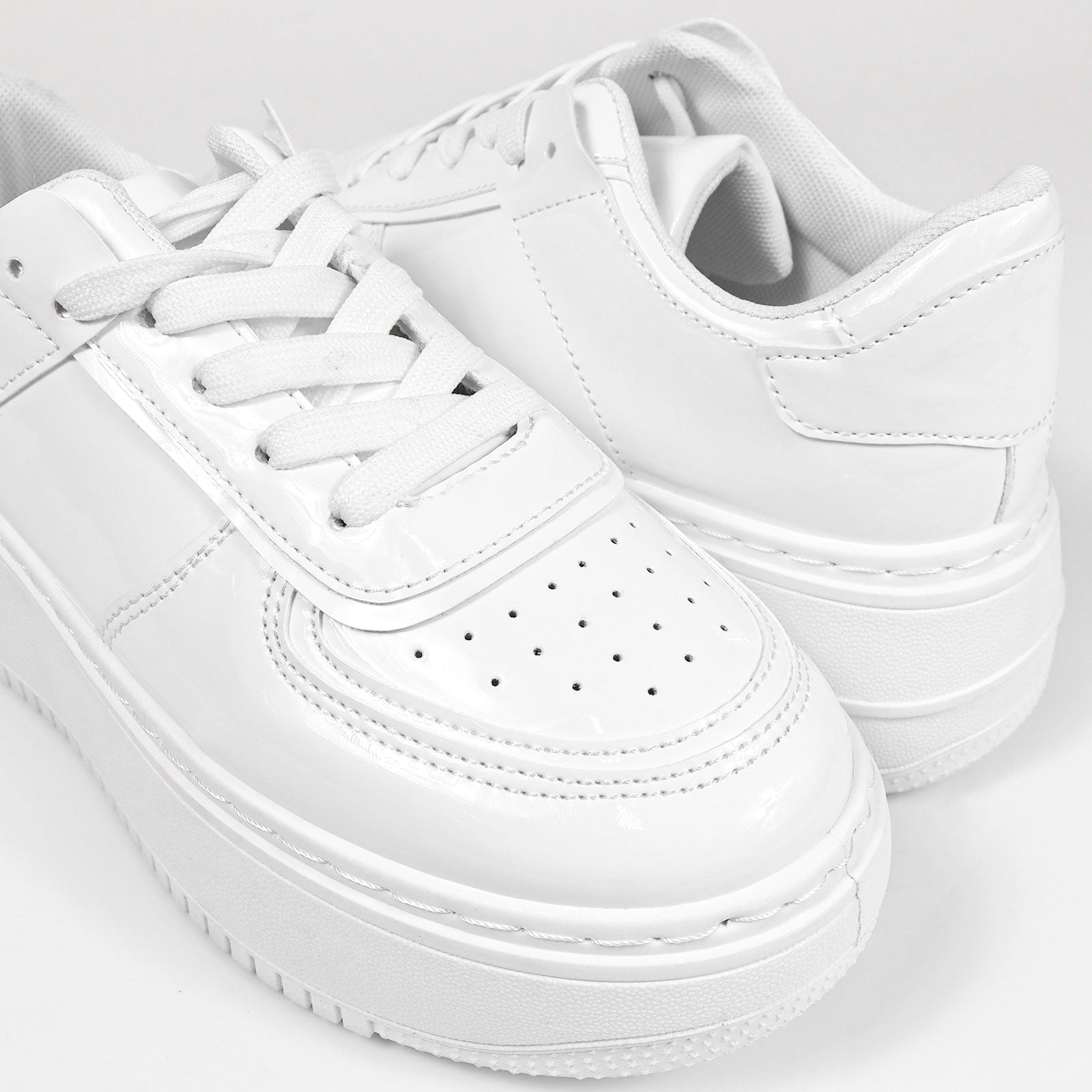 BILLIE-1 THICK SOLE RETRO PATENT SNEAKER WHITE