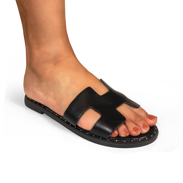 CARINA-1 ROUND TOE STUDED SOLE SANDL BLACK