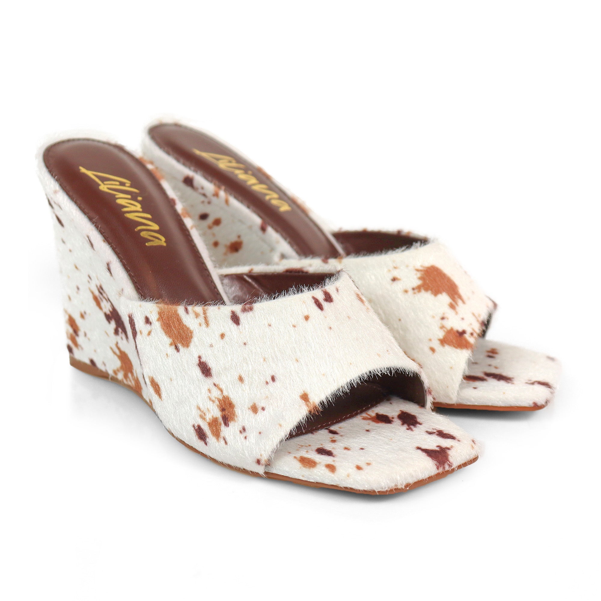 GILDA-4 WEDGE MULE COW