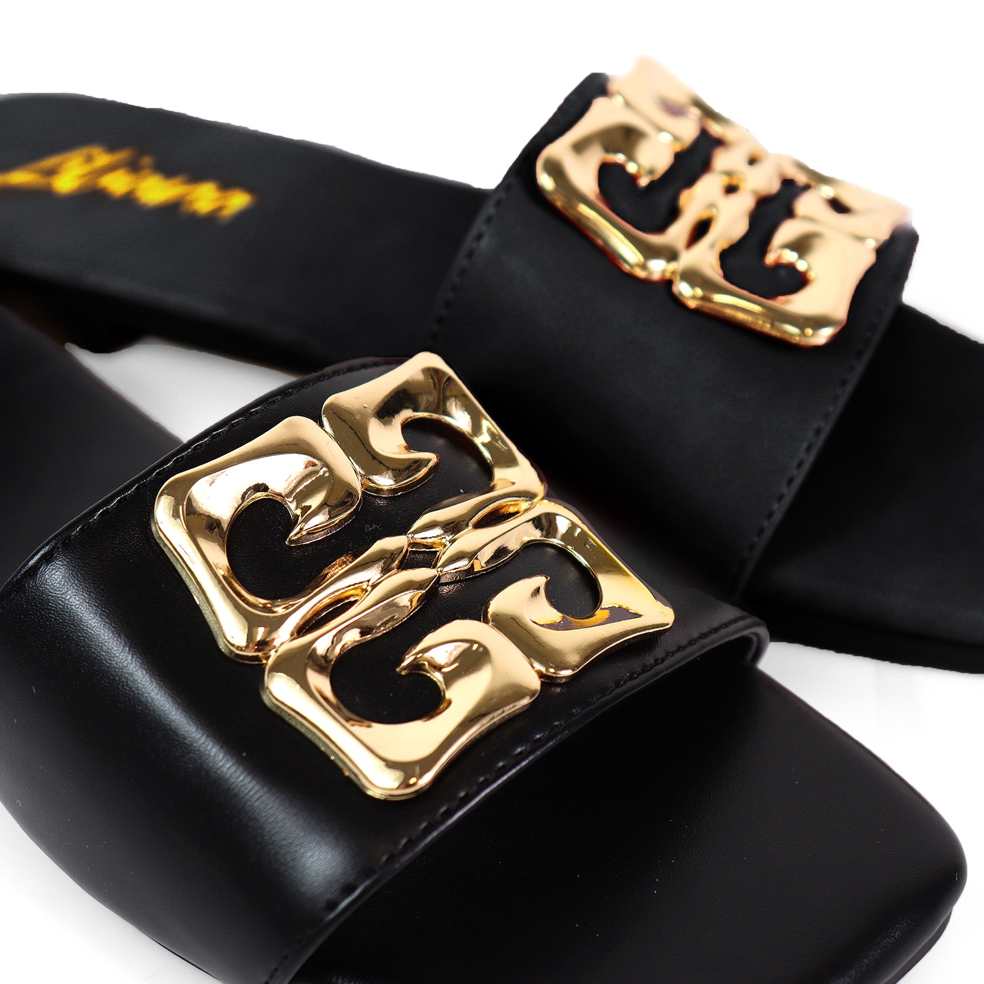 HAYDEN-3 MATEL BUCKLE SLIDE, NUDE