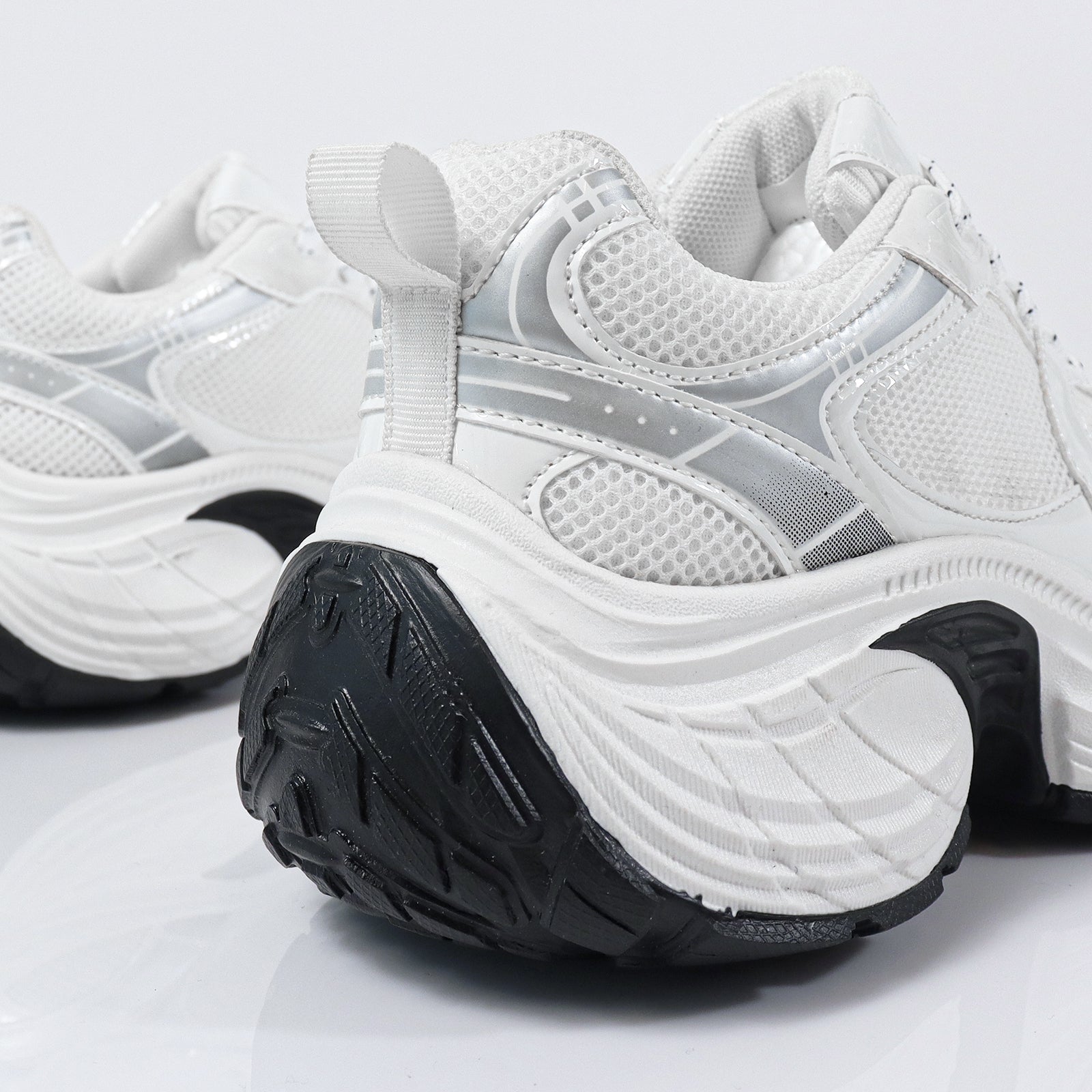 KIAH-1 SPORTS BREATHABLE SNEAKER W/CHUNCKY OUTSOLE WHIT