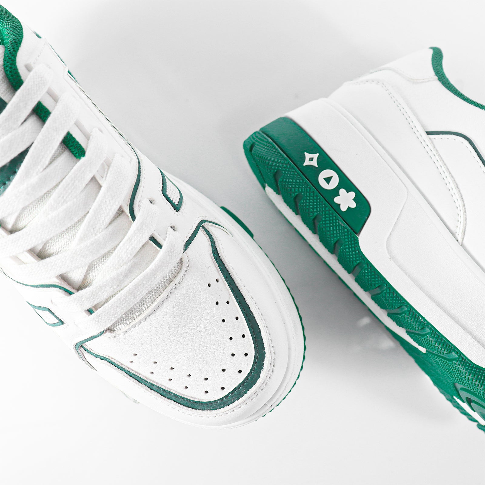 LANDA-1 CLASSIC WHITE SNEAKER COLOR DETAIL W/THICK PLATFORM GREEN