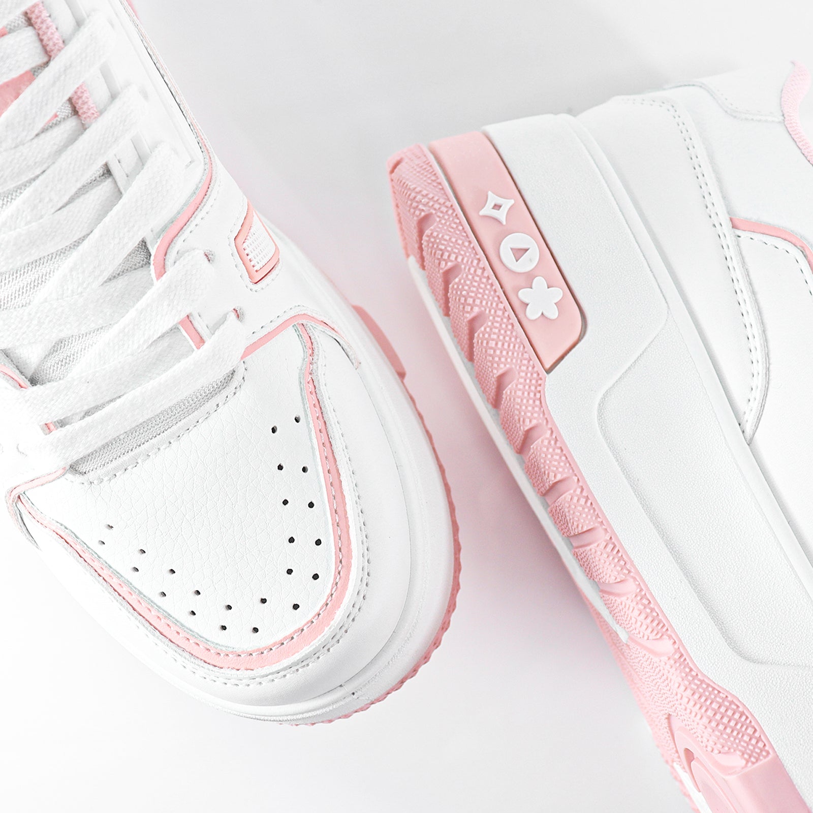 LANDA-1 CLASSIC WHITE SNEAKER COLOR DETAIL W/THICK PLATFORM PINK