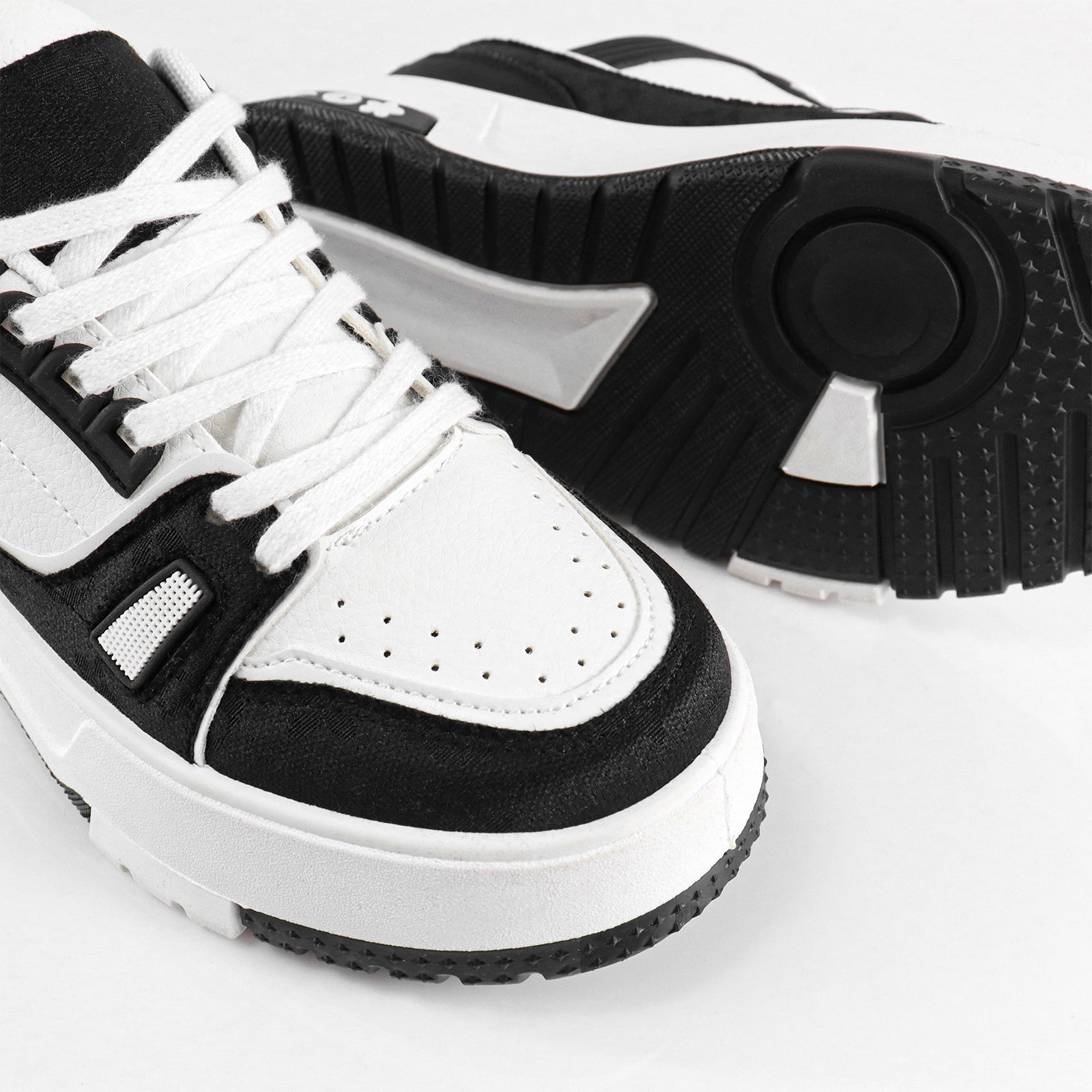 LANDA-2 CLASSIC WHITE SNEAKER PRINTED PATTERN W/ THICK PLATFORM BLACK