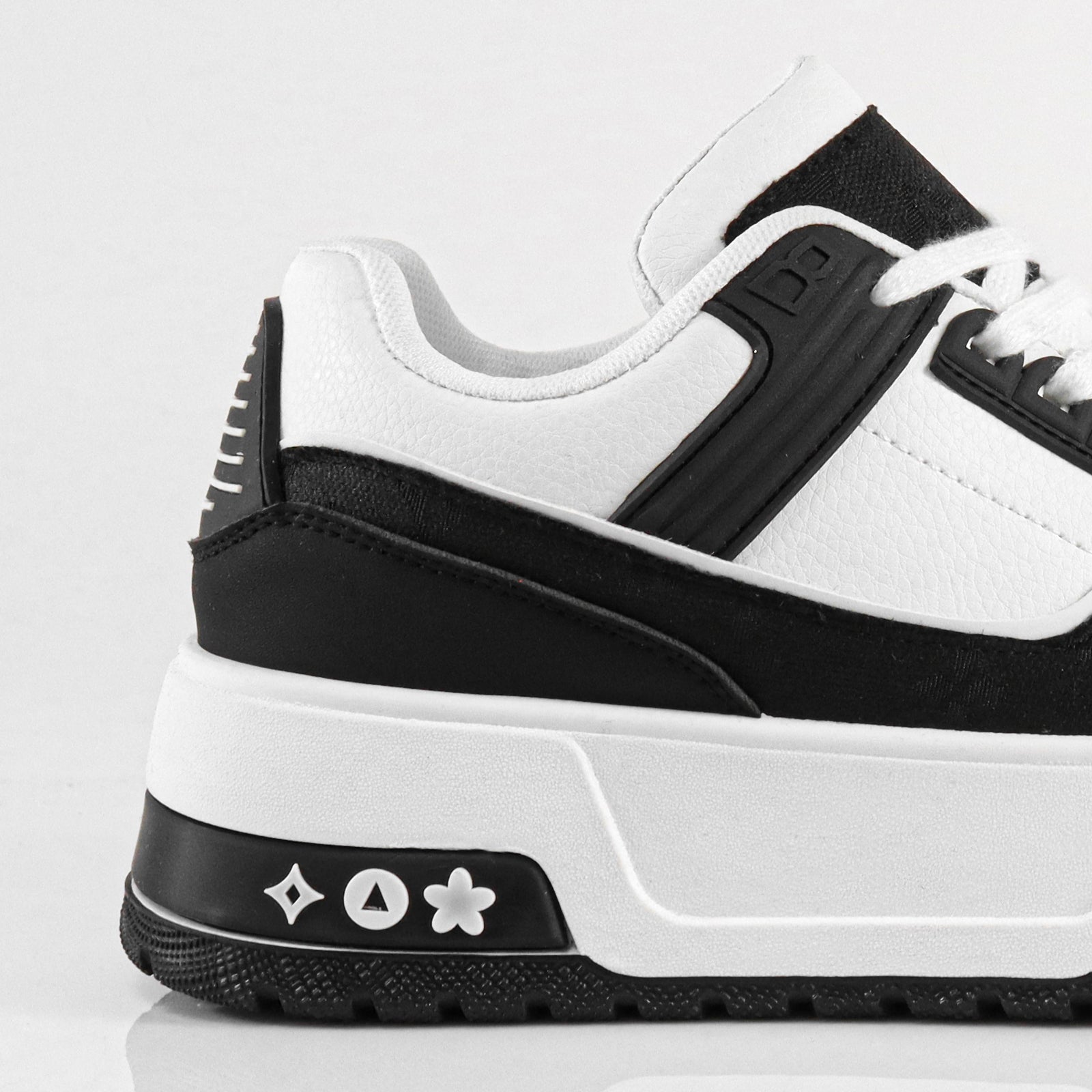 LANDA-2 CLASSIC WHITE SNEAKER PRINTED PATTERN W/ THICK PLATFORM BLACK