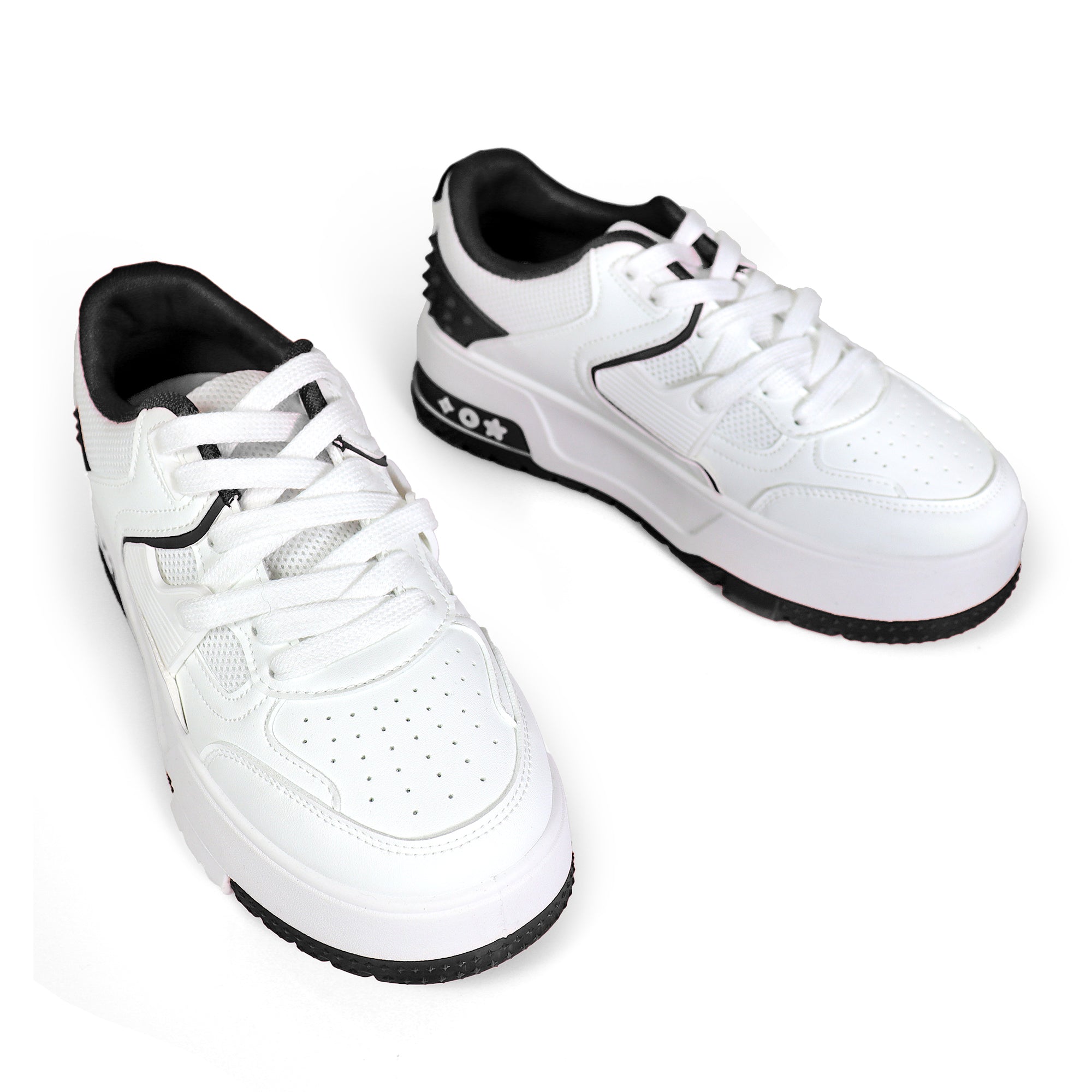 LANDA-3 CLASSIC WHITE SNEAKER SPIKE DETAIL W/ THICK PLATFORM WHITE/BLACK