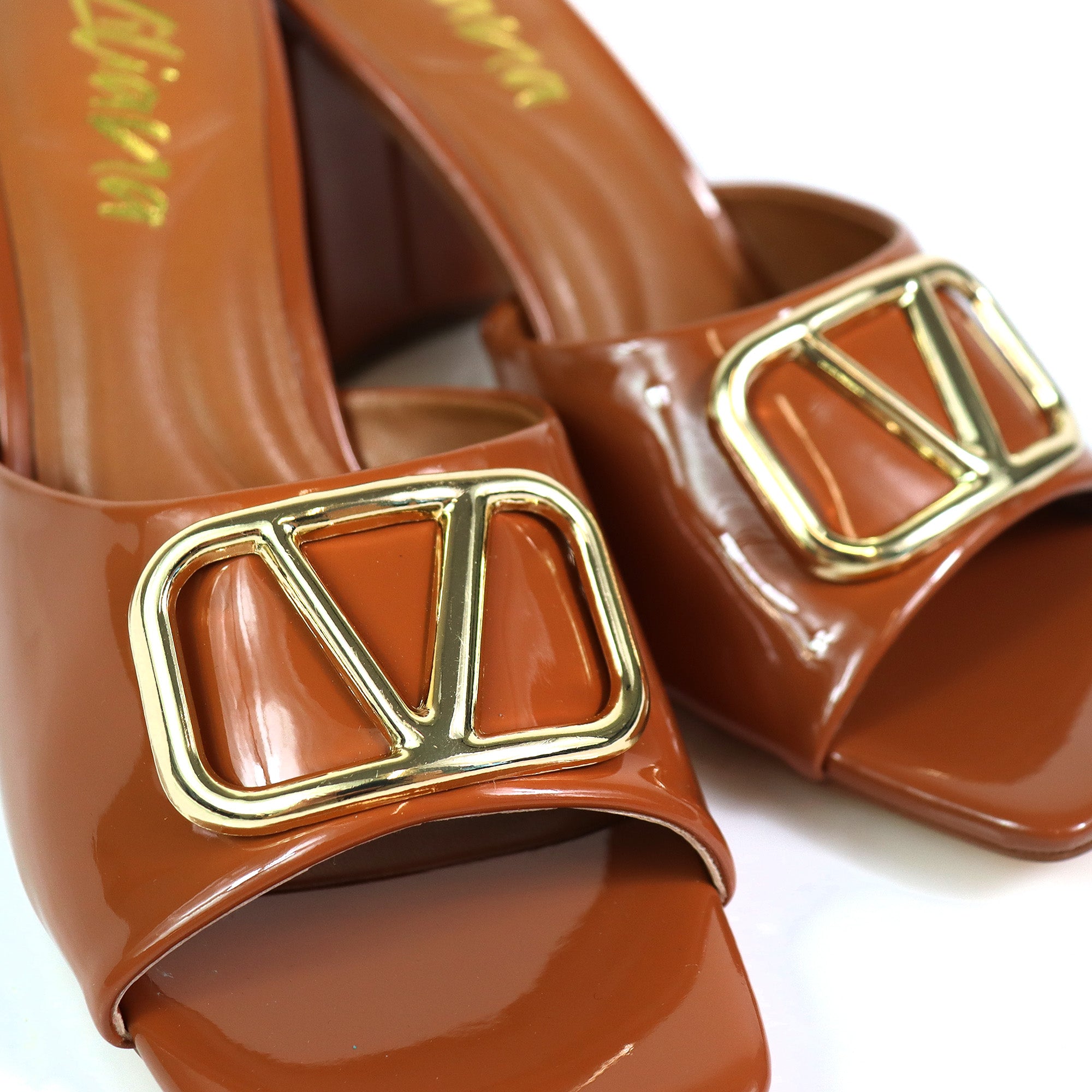 LEANA-56 CONFORT INSOLE BUCKLE MULE W/ CHUNKY HEEL MOCHA
