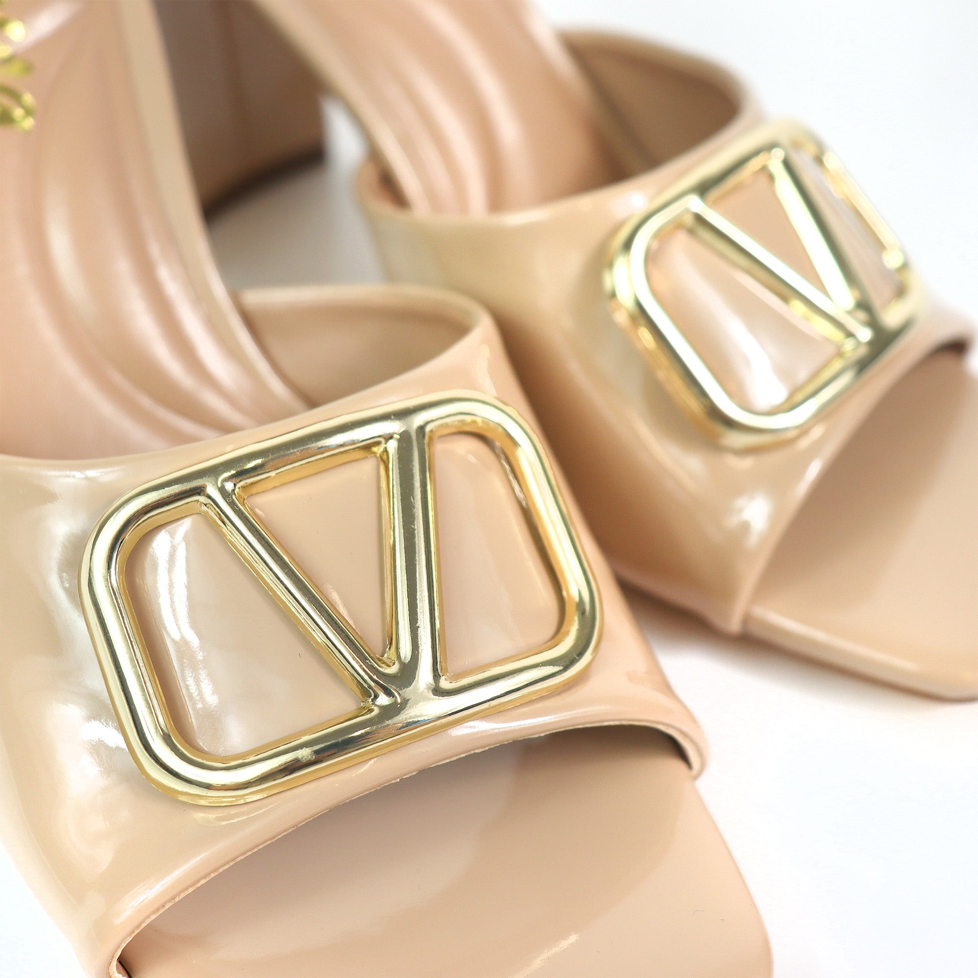 LEANA-56 CONFORT INSOLE BUCKLE MULE W/ CHUNKY HEEL NUDE