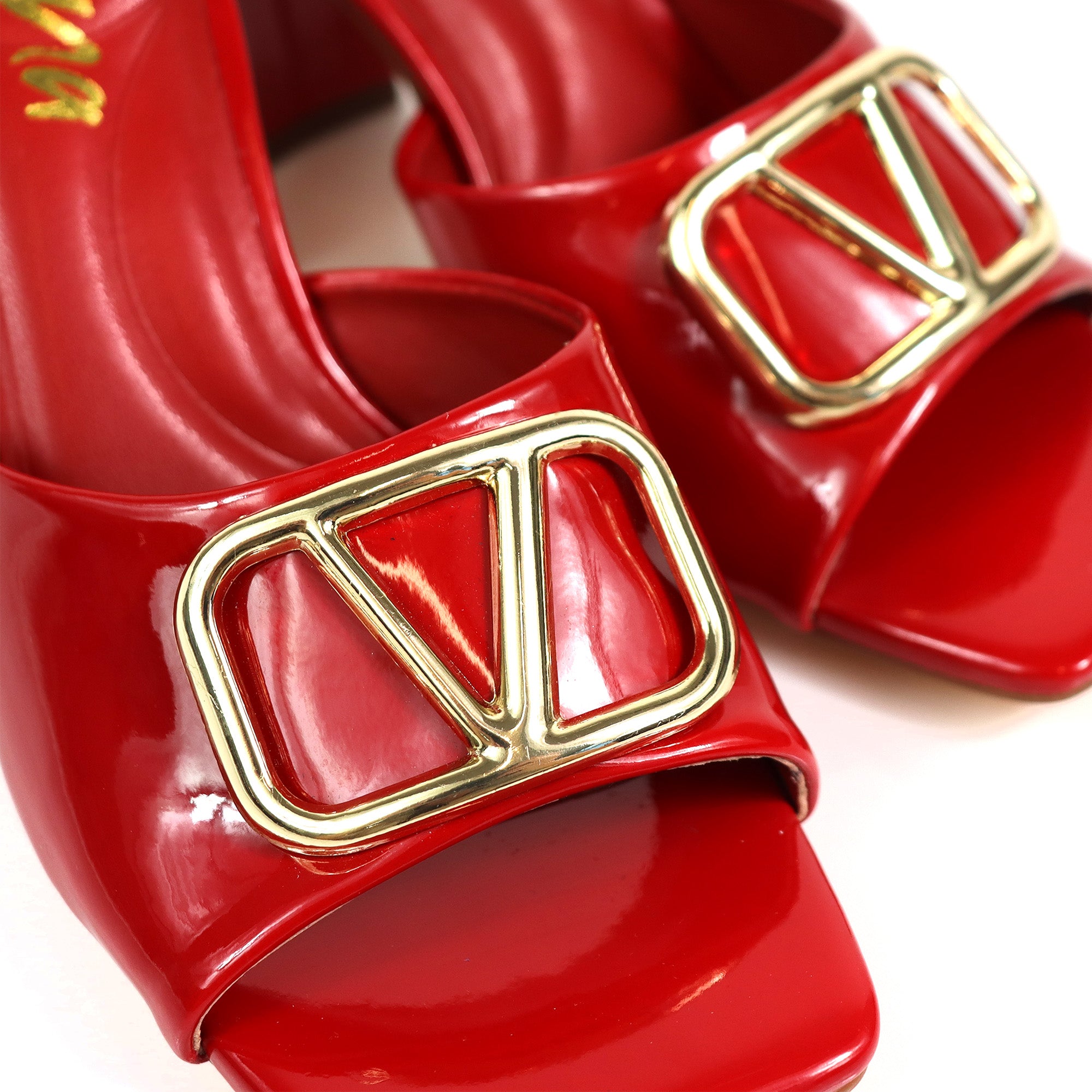 LEANA-56 CONFORT INSOLE BUCKLE MULE W/ CHUNKY HEEL RED