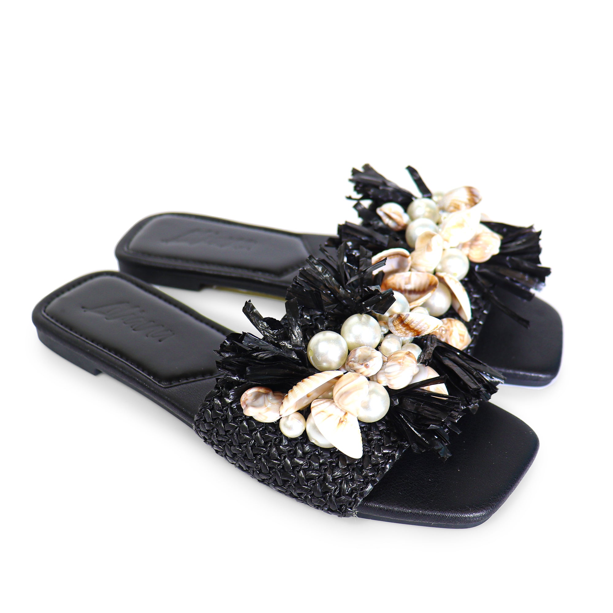 LEXI BEACHY RAFFIA SEA SHELL PEARL W/FLAT SANDAL BLACK