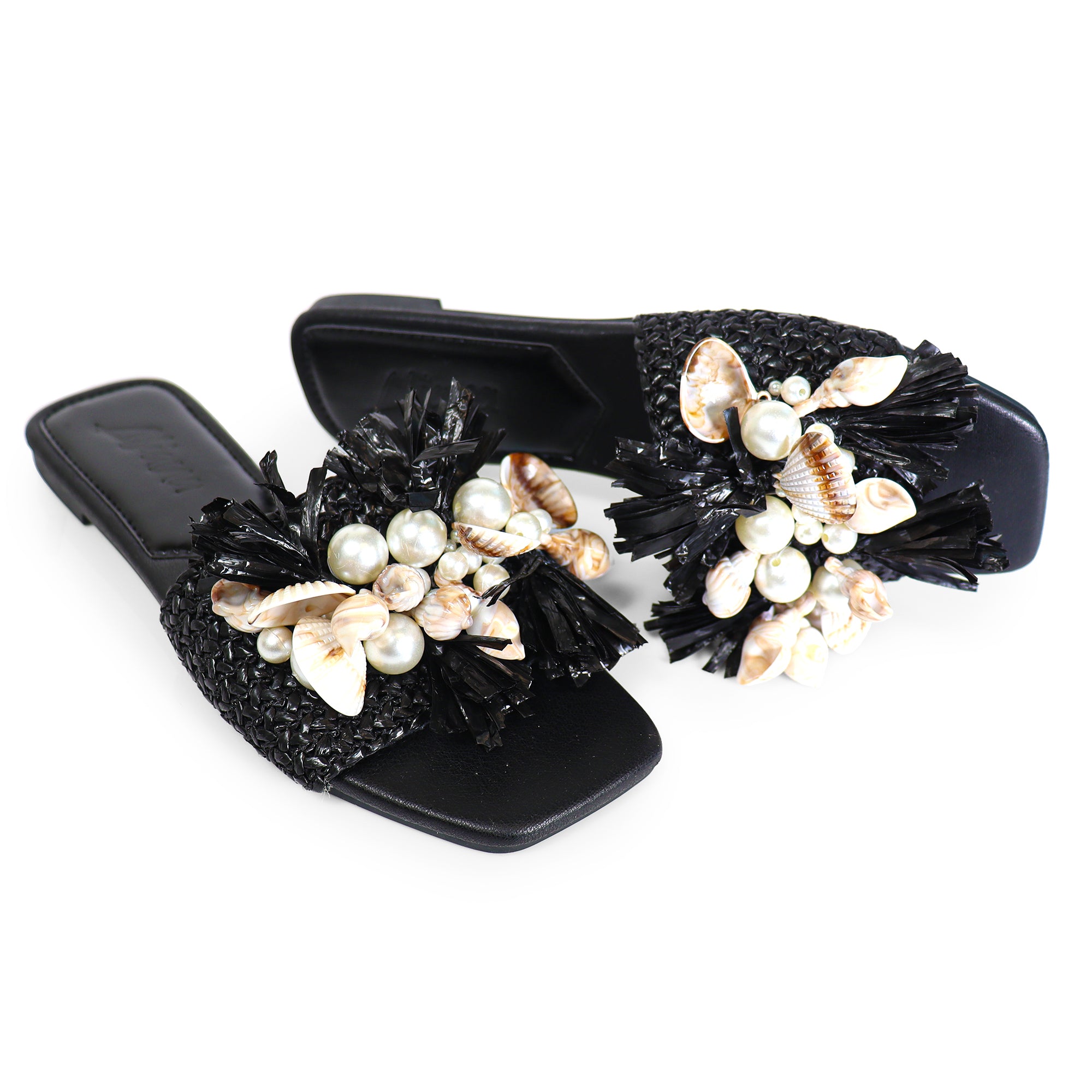 LEXI BEACHY RAFFIA SEA SHELL PEARL W/FLAT SANDAL BLACK