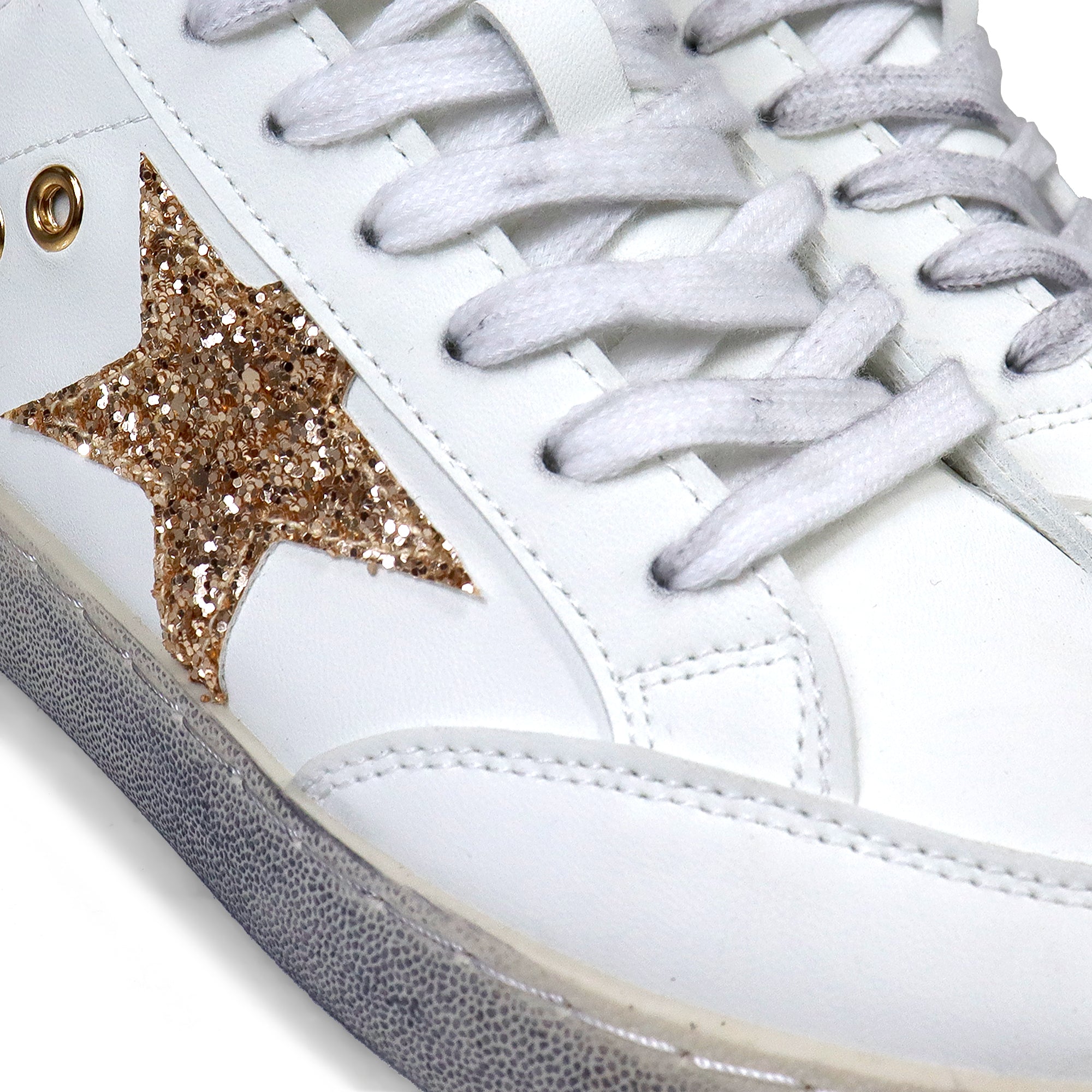 MONDAY-3  BURNISH EFFECT PATCHED SNEAKER GOLD
