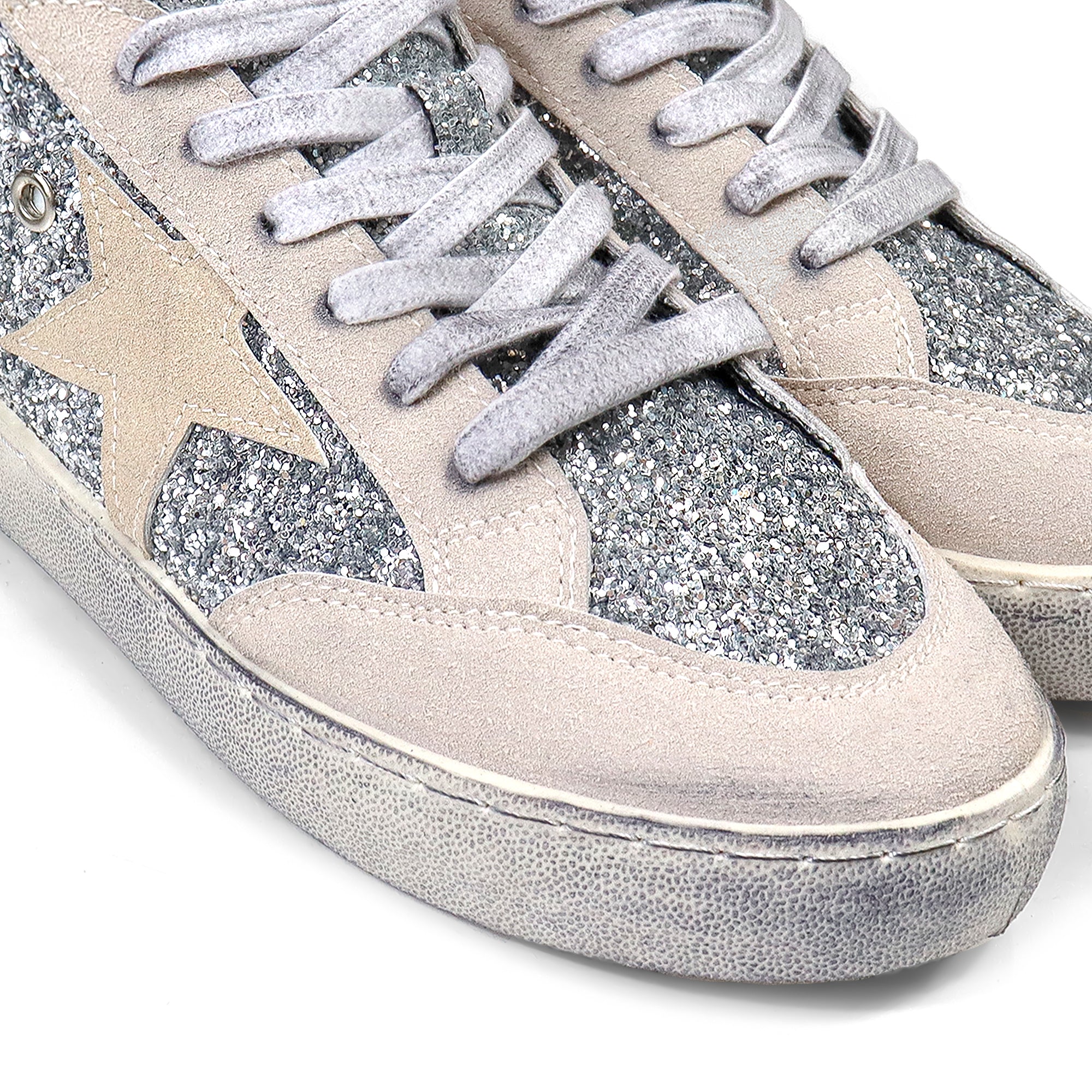 MONDAY-3  BURNISH EFFECT PATCHED SNEAKER SILVER
