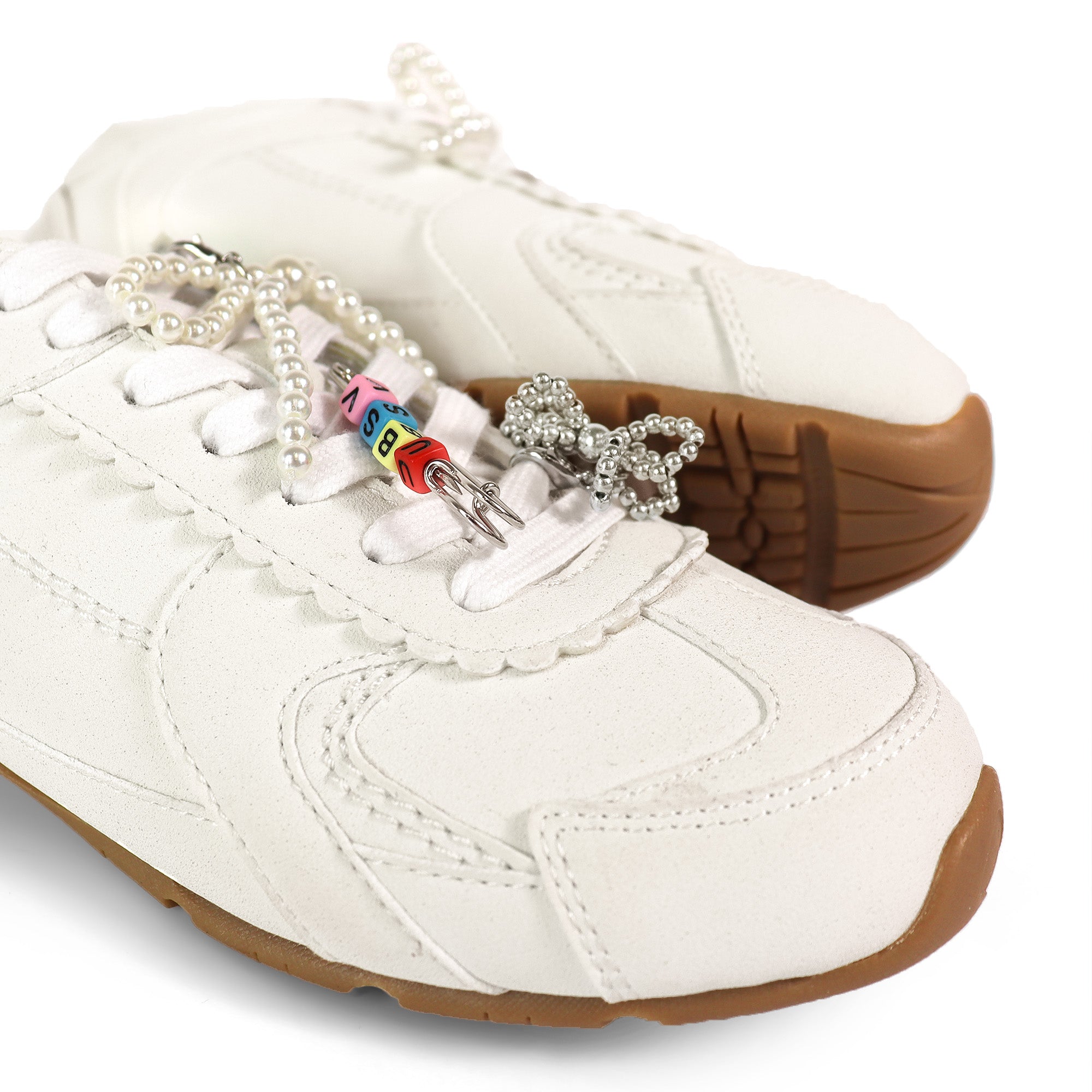 RIVEN-1 EMBELLISHED BOW KNOT CHARM BUNDLE W/ SNEAKER WHITE