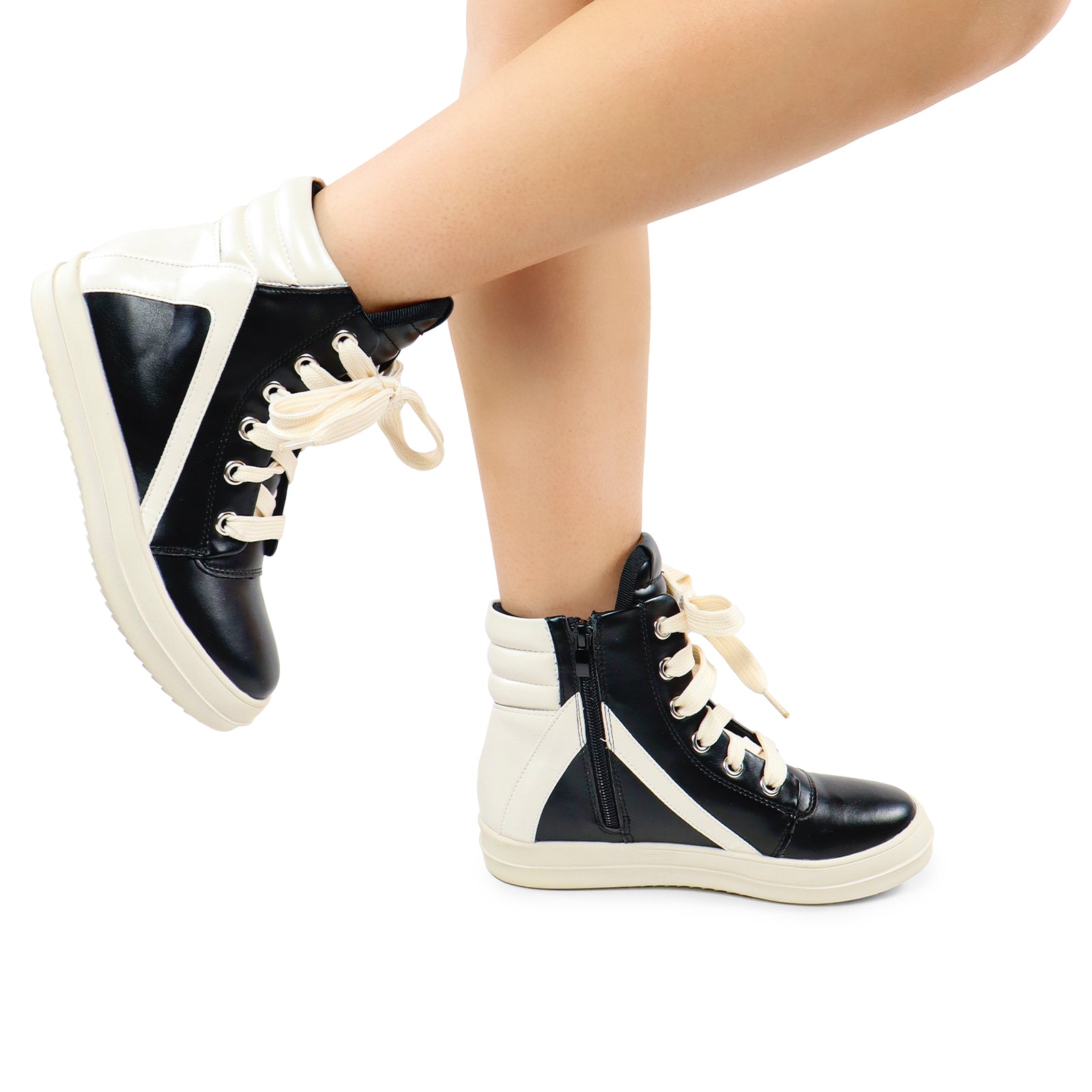 RUBY-1 EXTRUDED TONGUE DESIGN WIDE LACE SNEAKER-BLACK