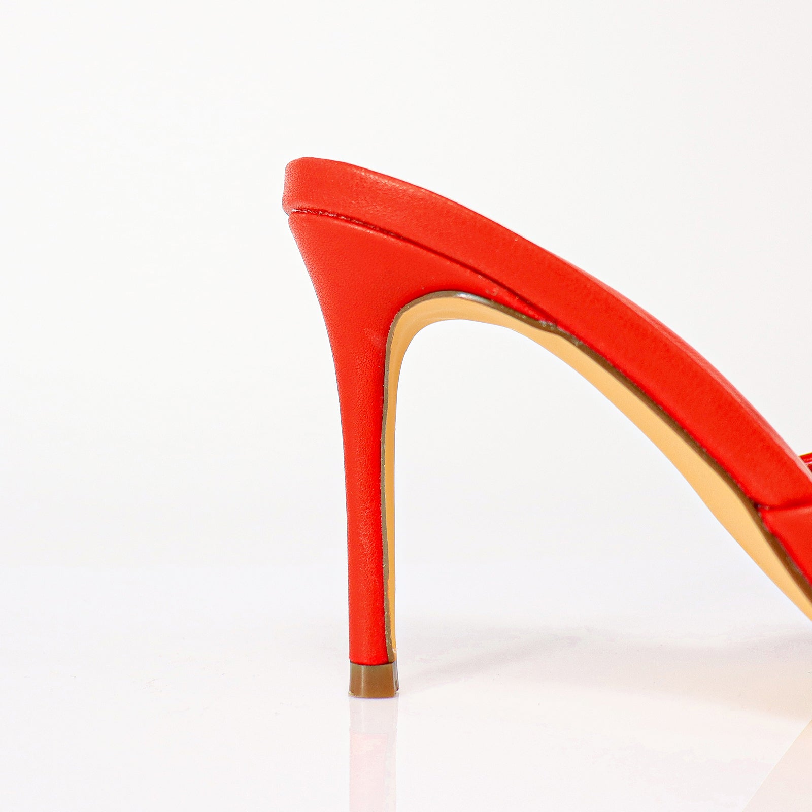 SILLA-9 POINTED TOE MID HEEL PUMP WITH BUCKLE-RED