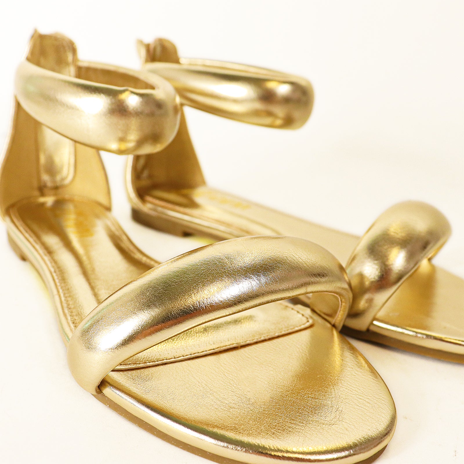 TIZZY-1 OPEN TOE PUFFY ANKLE-CUFF WITH SANDAL-GOLD