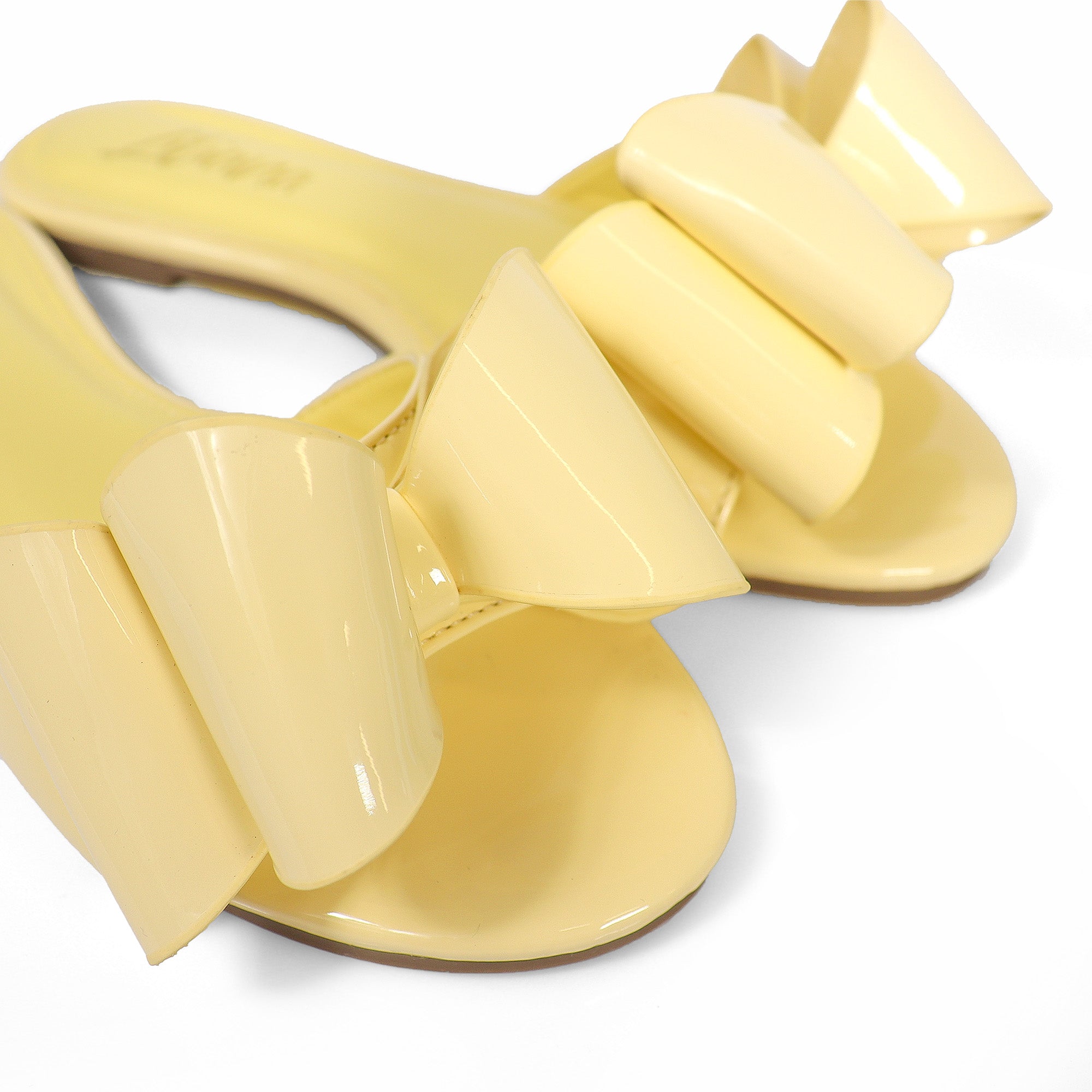 TIZZY-5A OPEN TOE DOUBLE BOW SLIDE BUTTER