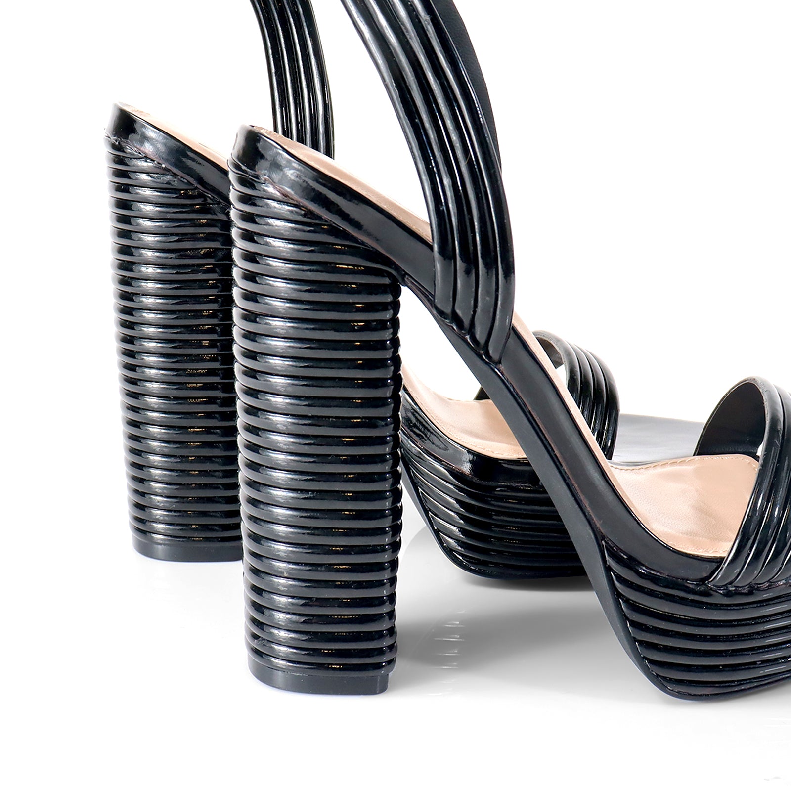 YUKO-100 ROUND TOE ANKLE STRAP BUCKLE W/ LAYERE BLACK