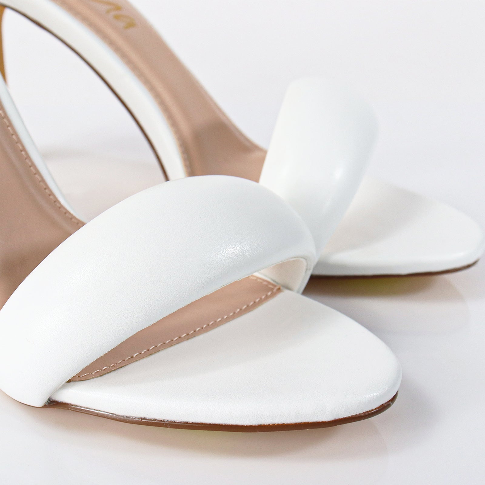 ZAHA-7 OPEN TOE PUFFY CUFF  W/ HIGH HEEL WHITE
