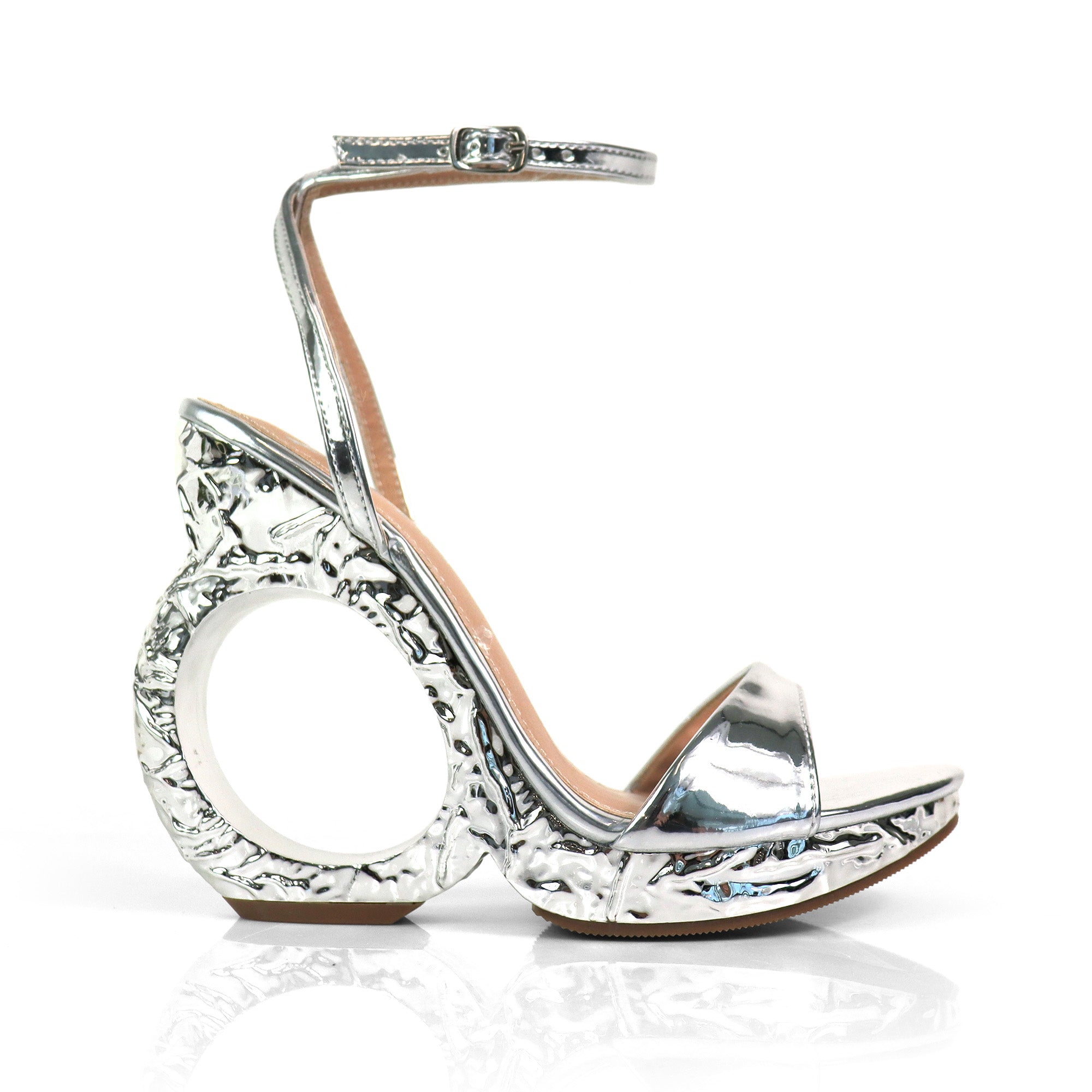 ZILLIE-1 CRIS-CROSS STARP SANDAL WEDGE SILVER